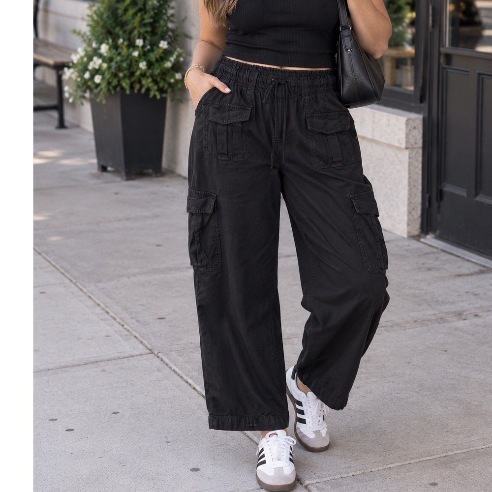 Wilfred Free Black Cotton Cargo Pants Size 10 Cropped Utility